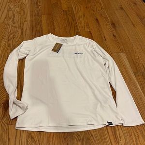 Patagonia Size Medium Capilene Cool daily NWT